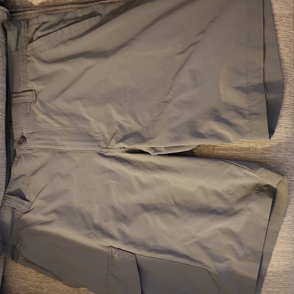 columbia shorts like new Grey